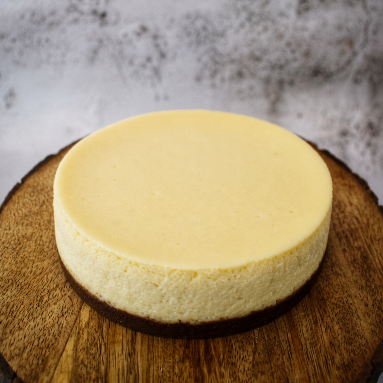 Classic Eggless Baked Cheesecake