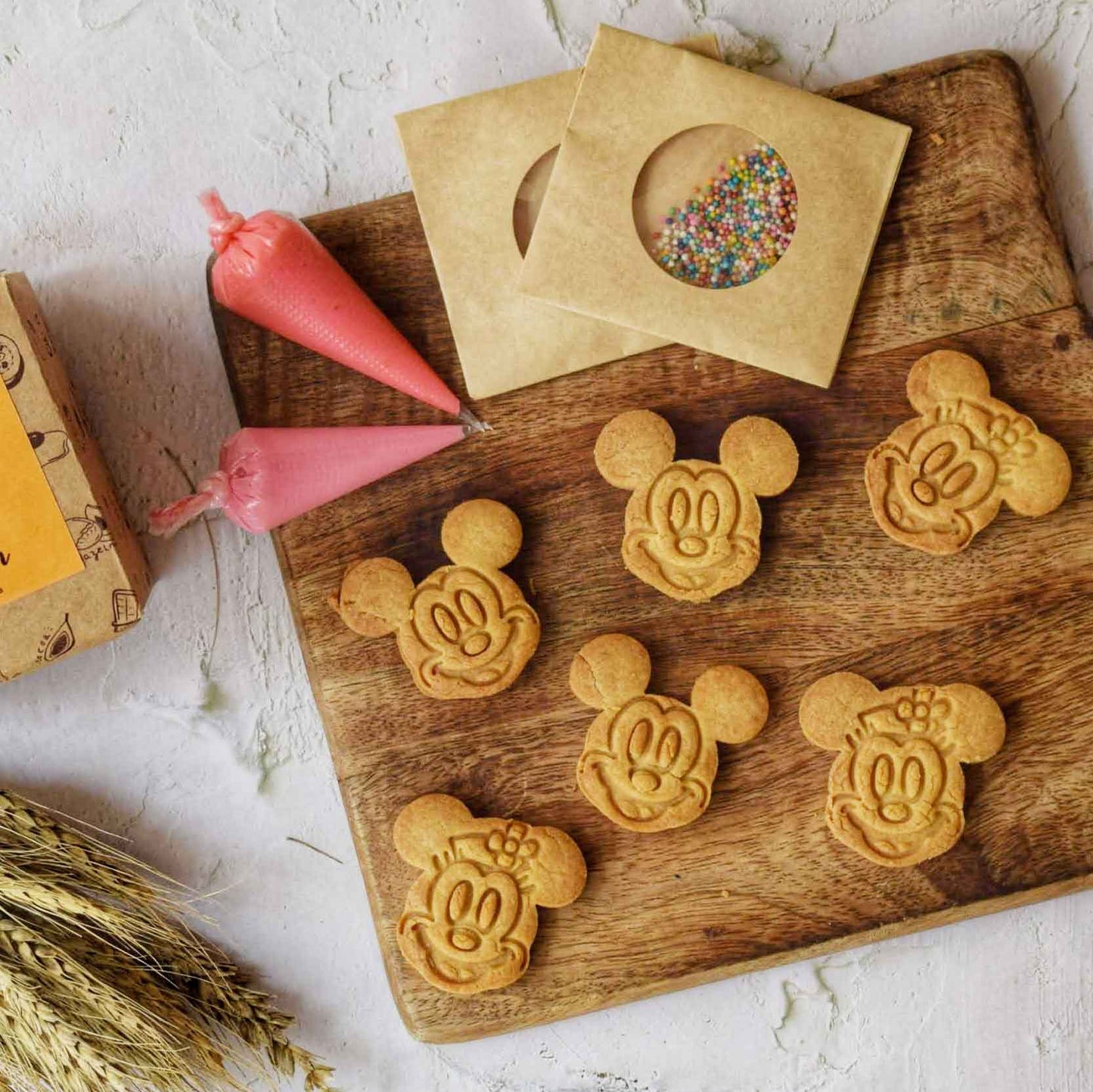Mickey & Minnie Cookie DIY Kit